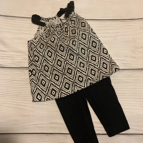 Carter's Other - *Like New* Baby Girl Black Aztec Print Legging Set